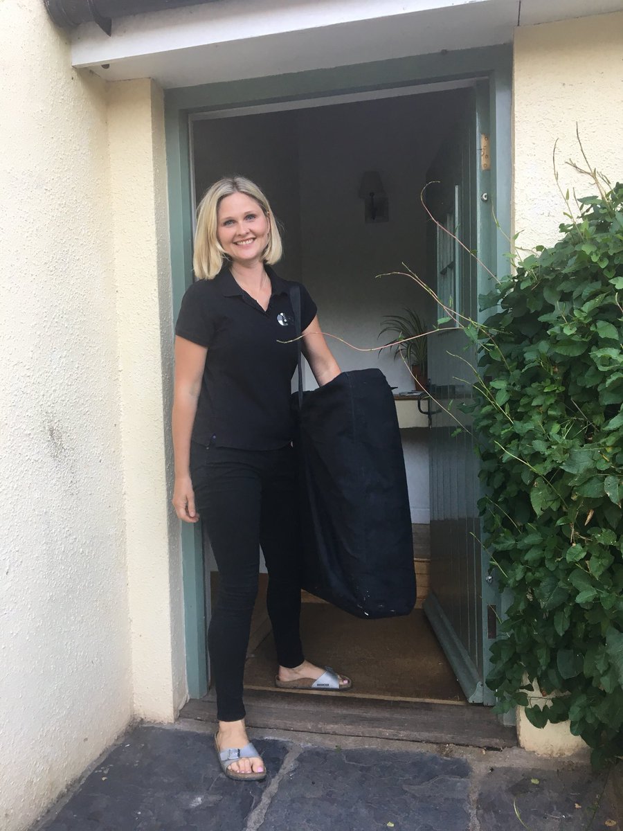 This is our wonderful masseuse Becky! She has been busy this week working with a lovely couple staying in our cottage. Well worth booking her during your stay #ultimaterelaxation #massage #relaxation #pamperyourself #devon #orchardretreat #mindbodysoul #cleanliving #cleaneating