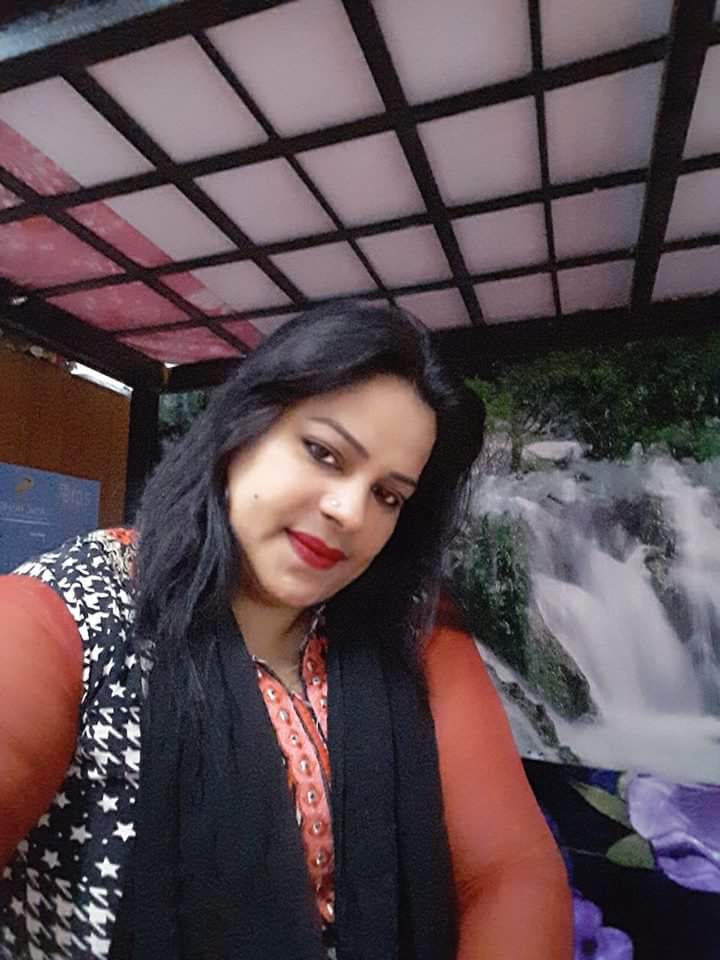 no5060's tweet photo. আমি তোমাদের সেক্সি মায়া https://t.co/F9PNOTiRFY