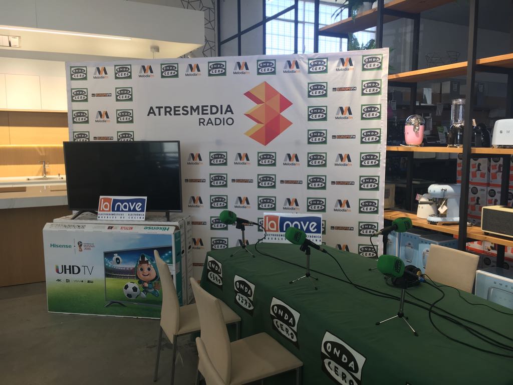 Ya está todo preparado. Hoy programa especial desde Electrodomésticos 'La nave', dedicado a #Alzavares. También realizaremos el sorteo de la televisión entre todos aquellos que participaron en el concurso jugamosconelcorazon.com/index.php?id=0…