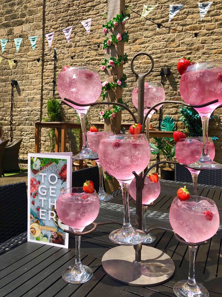 Slug &amp; Lettuce are launching a PINK GIN TREE? <a href="/slugbrum/">Slug and Lettuce</a> #Want #Need #GetMeToTheBar