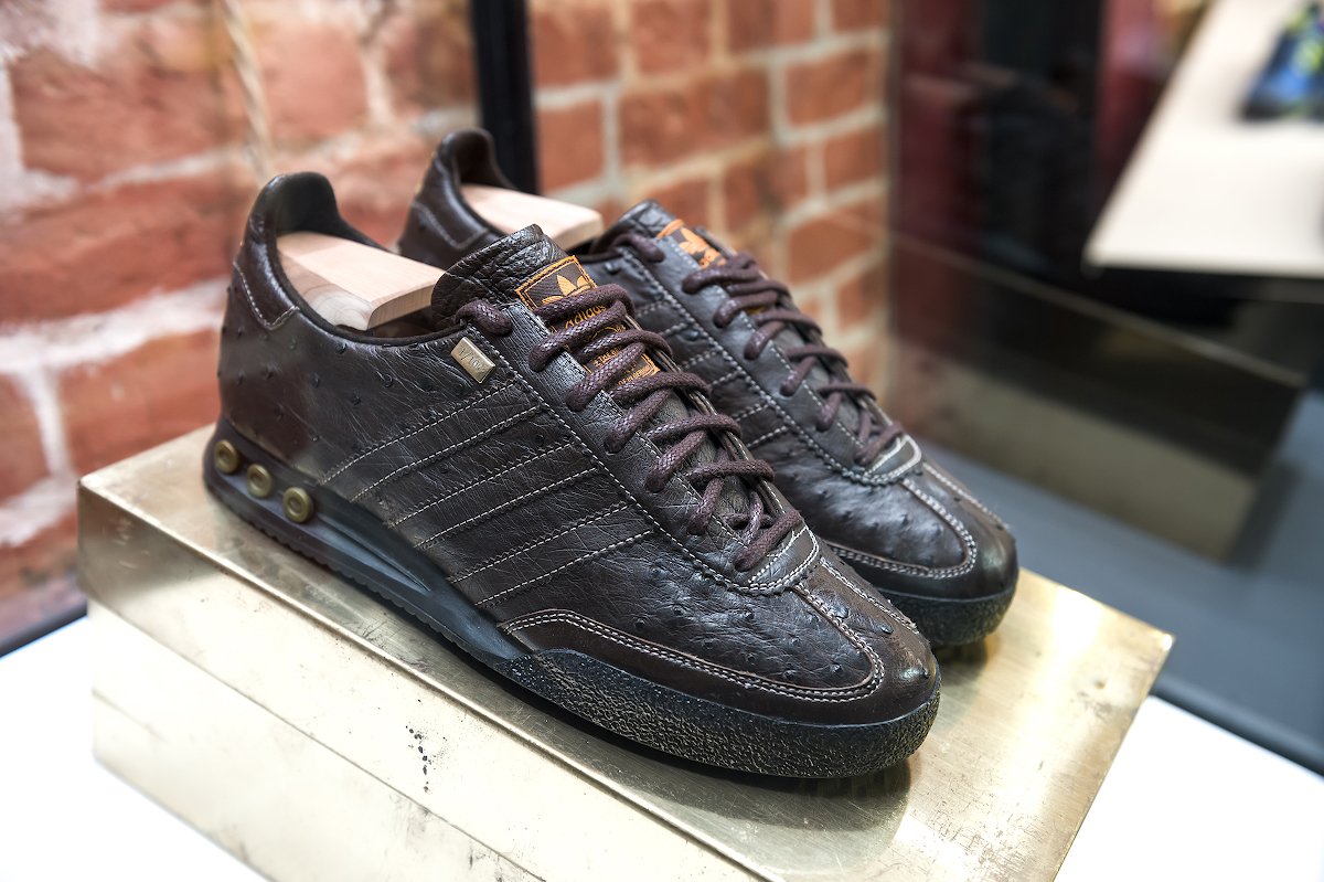 Contador cuota de matrícula Túnica 1660 Menswear on Twitter: "Kegler Super ostrich skin special edition. 1/100  Released in 2004 to commemorate the 100th birthday of Adi Dassler..... # Adidas #3Stripes #Adi #OstrichSkin #SpecialEdition #1Of100  https://t.co/cQPqTACVgg" / Twitter