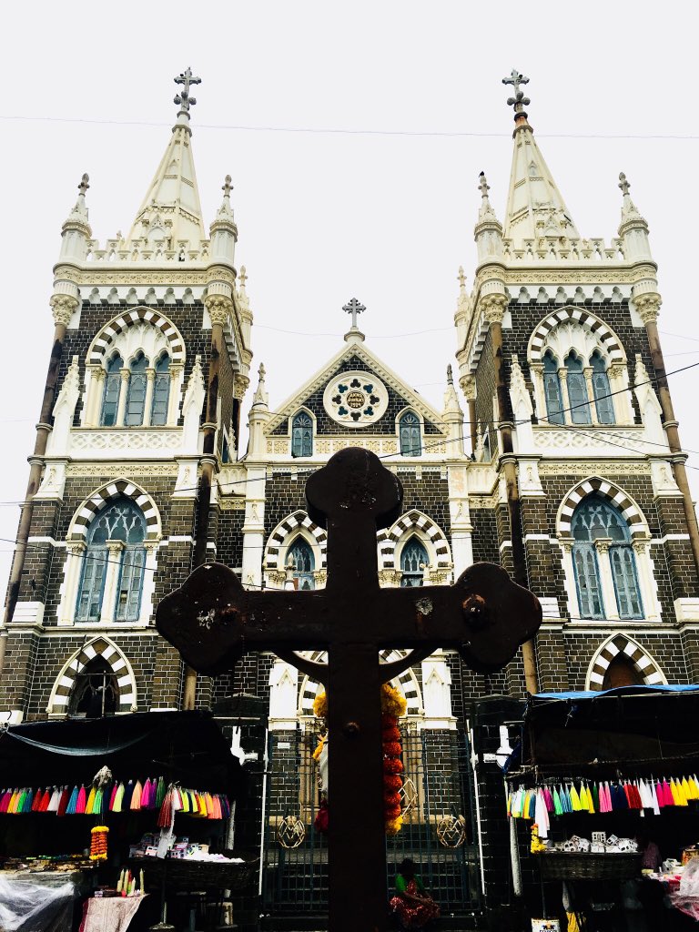 This place is in Mumbai.. You will feel at peace as you come here.. #mountmarychurch #Church #bandra #mumbai #heritage #PeaceAndLove