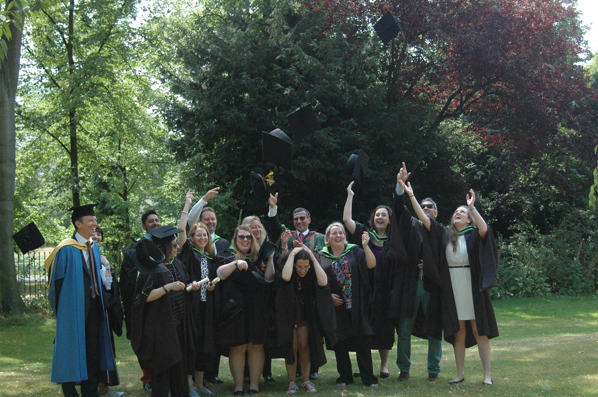 RegentsRILC's tweet photo. Many congratulations to Geralidine @bourgeong , Chris, Paloma @PalomaPalomalu and Nadja @Stamselberg for completing #PGCHE!  The sun was out and it was a perfect day for the celebration…  @regentsuni https://t.co/uqhvrqPUW8