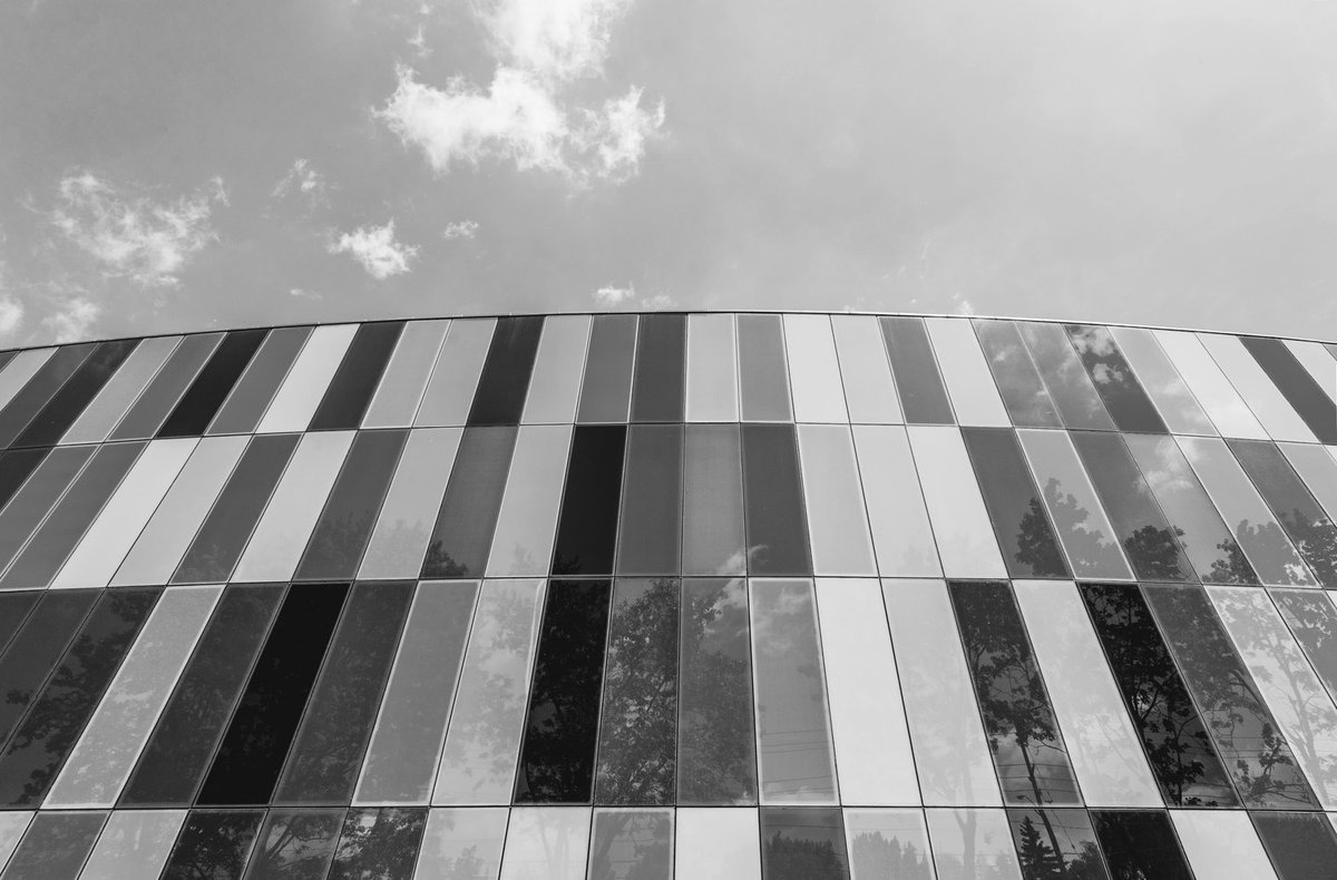 Smaller countries are more competitive, responsible and accessible, and less constrained by conventional ways of conducting #business; that's what makes them a safe haven for the #crypto industry. ow.ly/9Rha30kPnx3