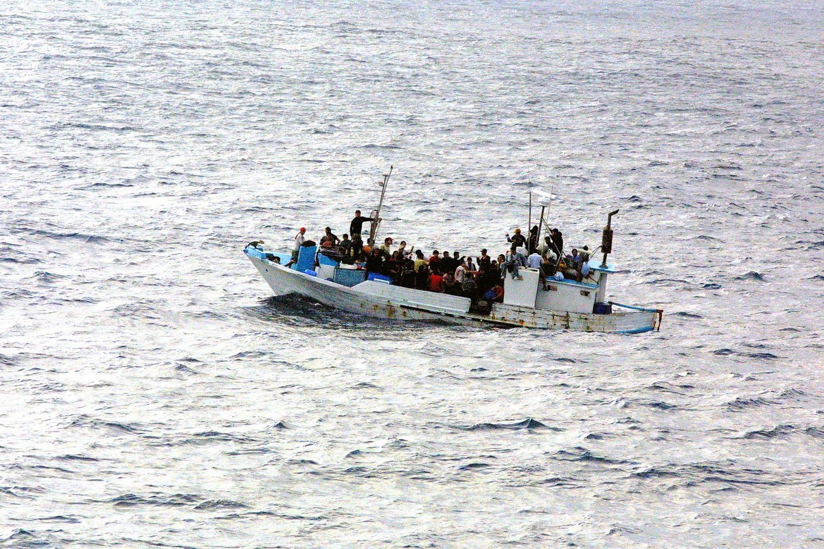 “Ci impegniamo a spenderci particolarmente là dove esistono situazioni di marginalità e sfruttamento” #seiscout #RestiamoUmani  #fermarelemorragia 
#magliettarossa #migranti #7luglio @libera_annclm