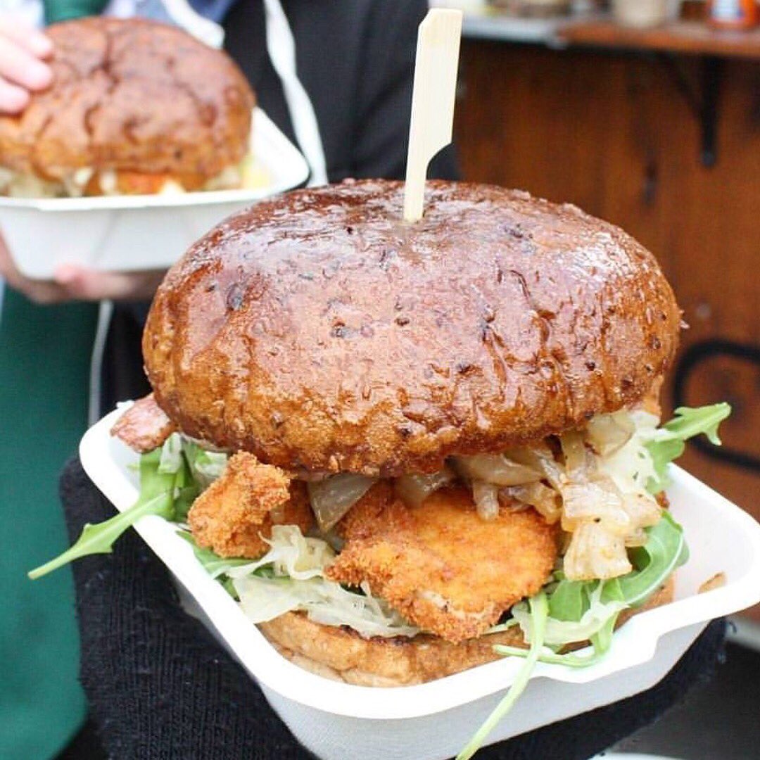 EdFoodFest's tweet photo. The @PragueShack has got its hands on grandma’s secret recipes to serve up truly authentic and homemade Eastern European/Czech cuisine at this year’s Edinburgh Food Festival.
#EdFoodFest18#AssemblyFest #MyAssembly #FoodFestival #Edinburghfood #Edinburgh #schintzel #sandwich https://t.co/xawQ2daGSn