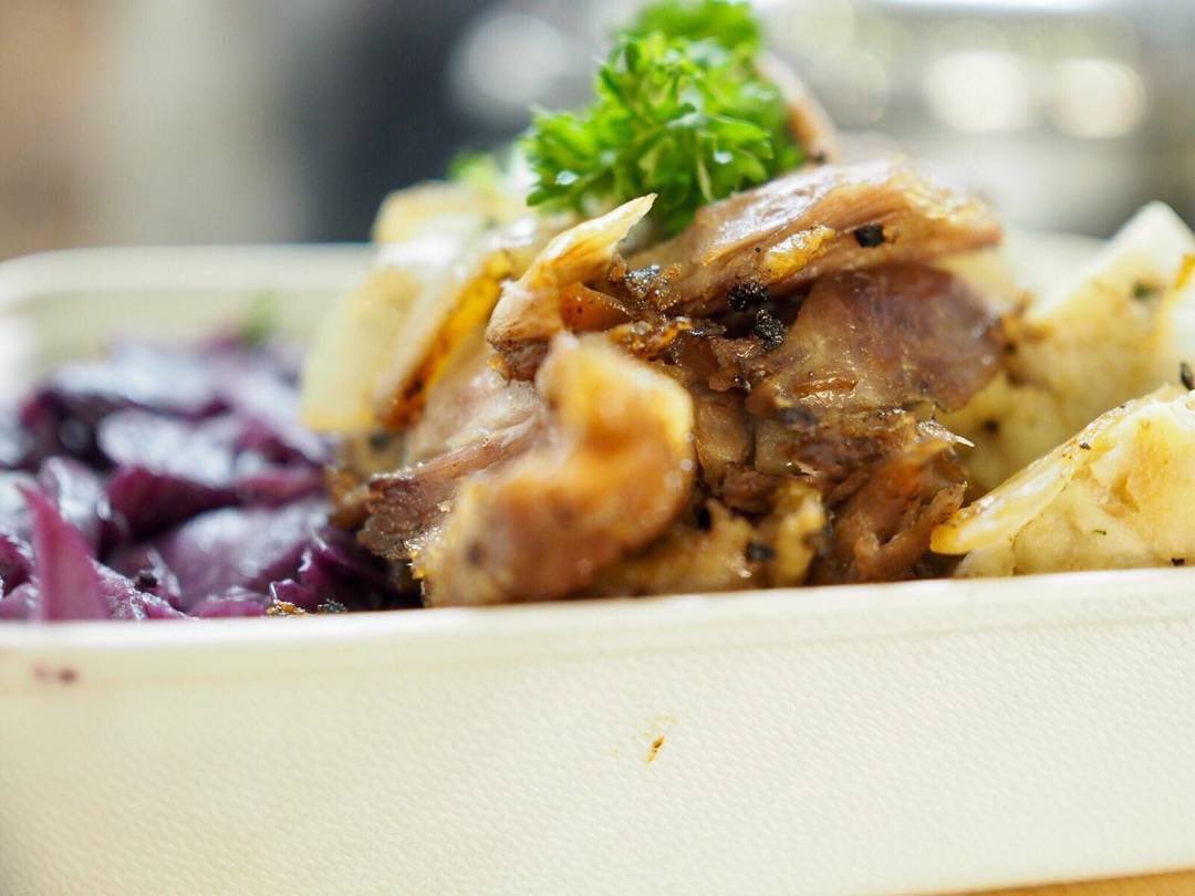 EdFoodFest's tweet photo. The @PragueShack has got its hands on grandma’s secret recipes to serve up truly authentic and homemade Eastern European/Czech cuisine at this year’s Edinburgh Food Festival.
#EdFoodFest18#AssemblyFest #MyAssembly #FoodFestival #Edinburghfood #Edinburgh #schintzel #sandwich https://t.co/xawQ2daGSn
