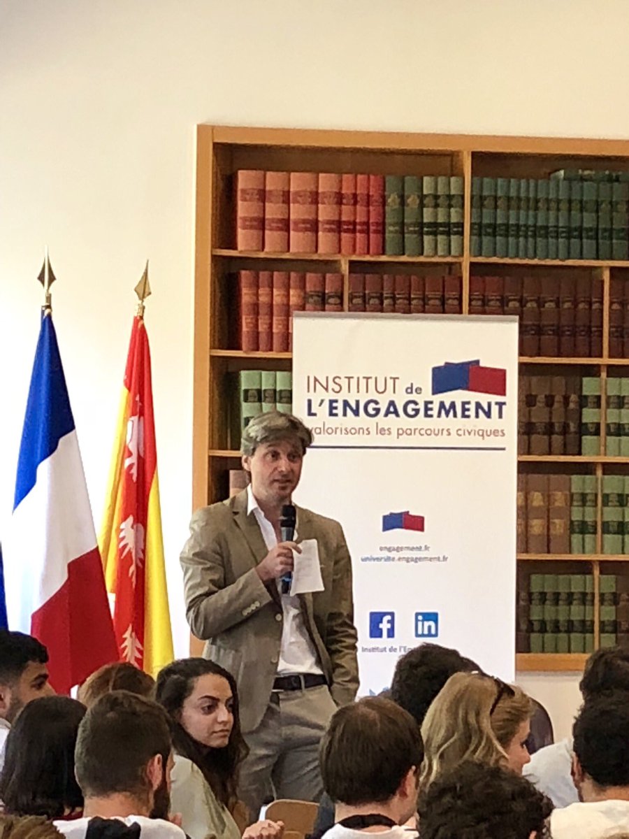 i_engagement's tweet photo. « Concentration des médias, fake news, secret d’affaires: les journalistes sont-ils vraiment utiles ? »
Conférence de @NicoVesco, journaliste d’investigation.
#LiveIDE2018
#PromoIDE2017 https://t.co/BKCAExJvx6