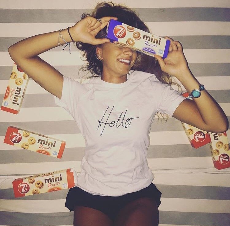 flamingo_savage's tweet photo. Have you seen our selection of cute t-shirts? Check out Holly Horton looking hawttttt in our ‘Hello’ tee! https://t.co/UgmevhAM7d