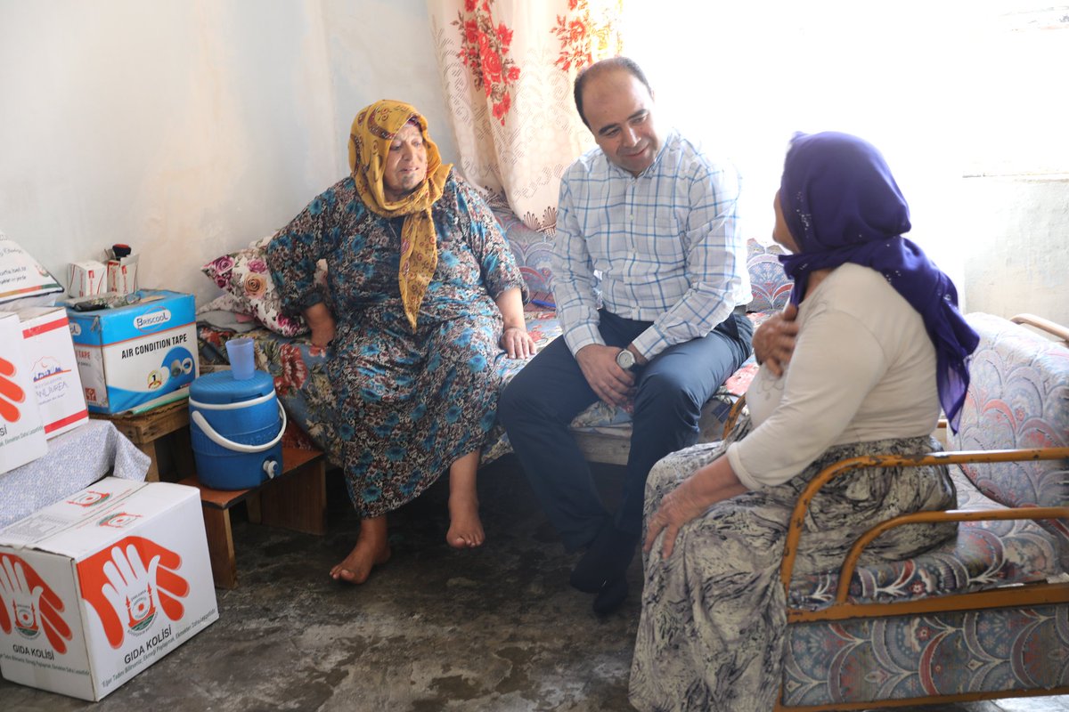 sanliurfabld's tweet photo. Büyükşehir Belediyemiz, Şanlıurfa'da her yaştan vatandaşa en iyi hizmeti sunabilmek için fiziki çalışmalardan sosyal hayata yönelik projelere yer vererek, YADES Projesi kapsamında maddi olanakları kısıtlı 6 bin 200 yaşlıya ulaştı. https://t.co/vi1NKkSpH6