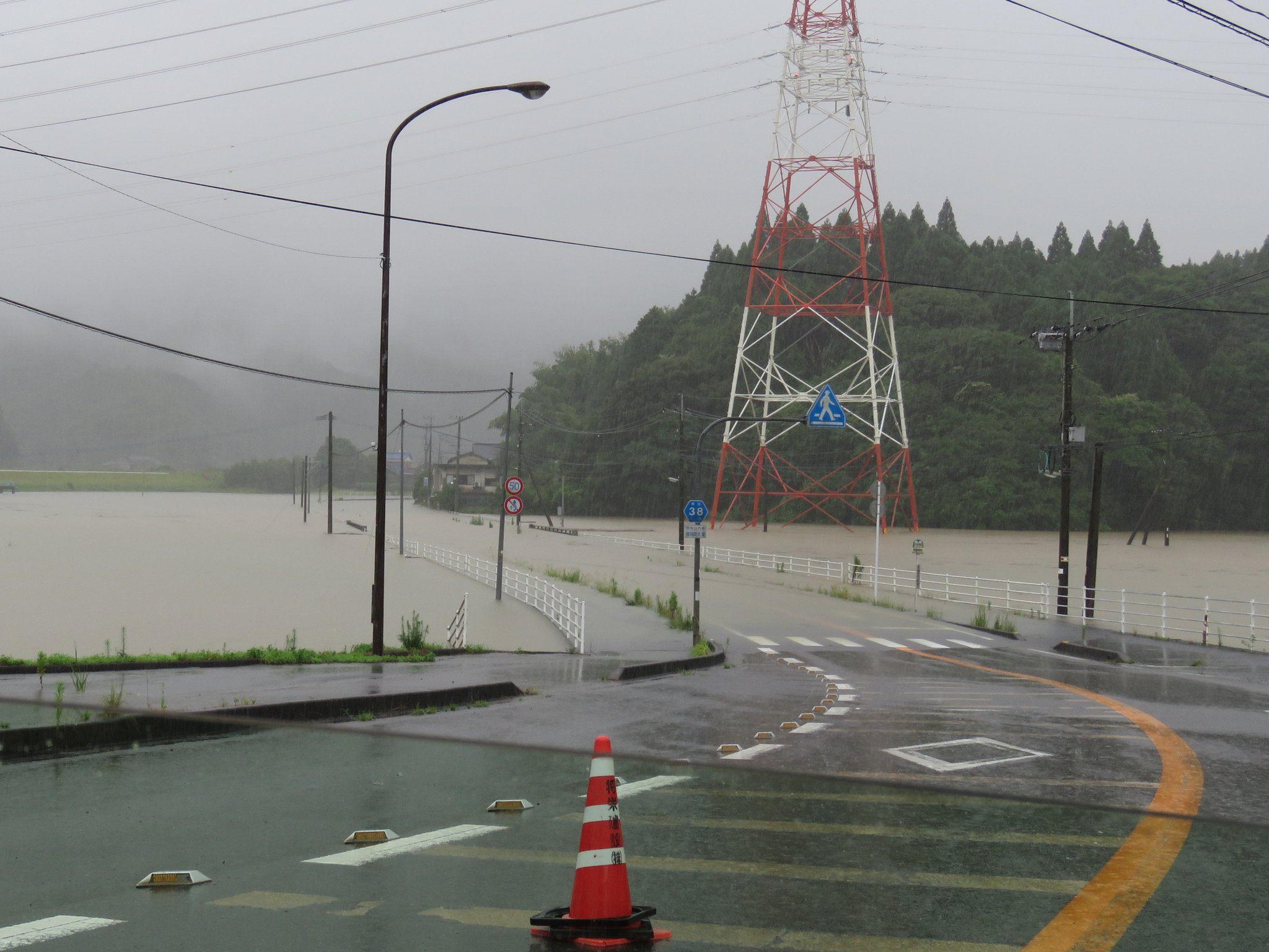 O Xrhsths サガテレビ 公式 Sto Twitter 唐津市相知 佐里へ行く道が浸水 18時37分 大雨の影響 サガテレビアプリ視聴者投稿 大雨特別警報
