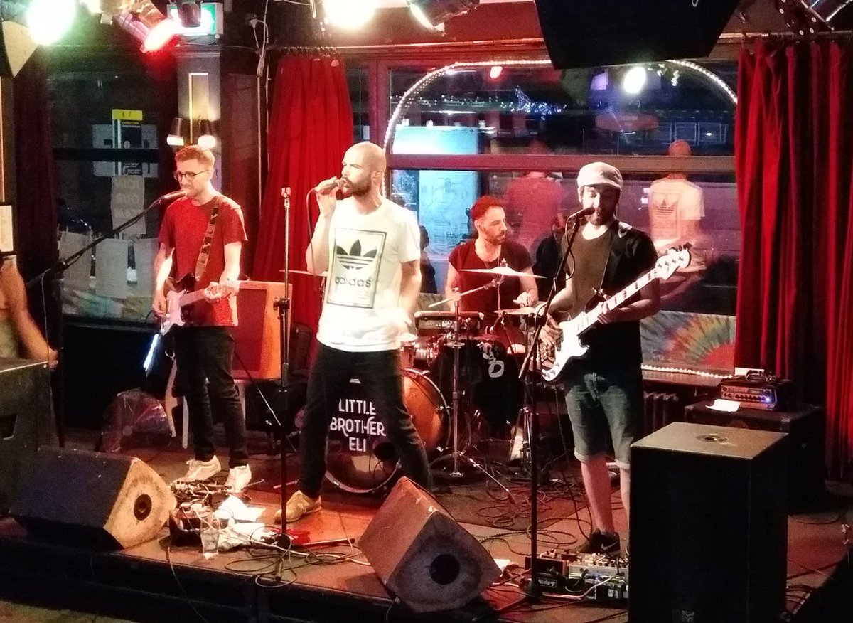 LittleBroEliFR's tweet photo. #TBT Mon dernier #concert de @LittleBroEli c'était cette #EliNight @camdenmonarch il y a 2 mois pile déjà et le prochain ce sera le lancement de #Oops @O2AcademyOxford... dans 3 mois seulement !😢
https://t.co/b0JLd8Rjc5 https://t.co/5S8Areavet