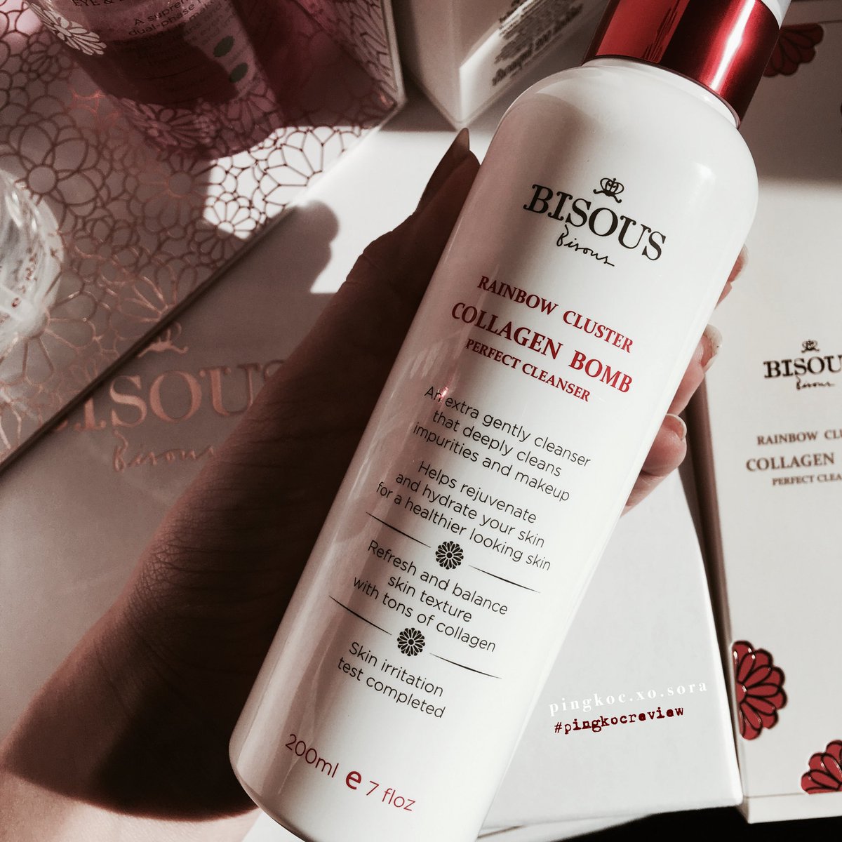 pingkocxosora's tweet photo. Bisous Bisous🌈มีไลน์ cleanser สูตรอ่อนโยน *tested* บอกว่าชอบมาก ชอบทุกตัวเลย ละมุนสุดๆ ไม่ทำให้ผิวแห้งตึง คนเป็นสิว ผิวแพ้ง่ายคือเหมาะมากๆอ่ะแนะนำ|ตัว collagen Bomb คือดีย์มีความ 2in1 ช่วย���้างหน้า+เครื่องสำอางตกค้างออกได้ด้วย (รีวิวต่อในreply 👇🏻) #pingkocreview #ใช้ดีบอกต่อ https://t.co/0uBPgaCFbj