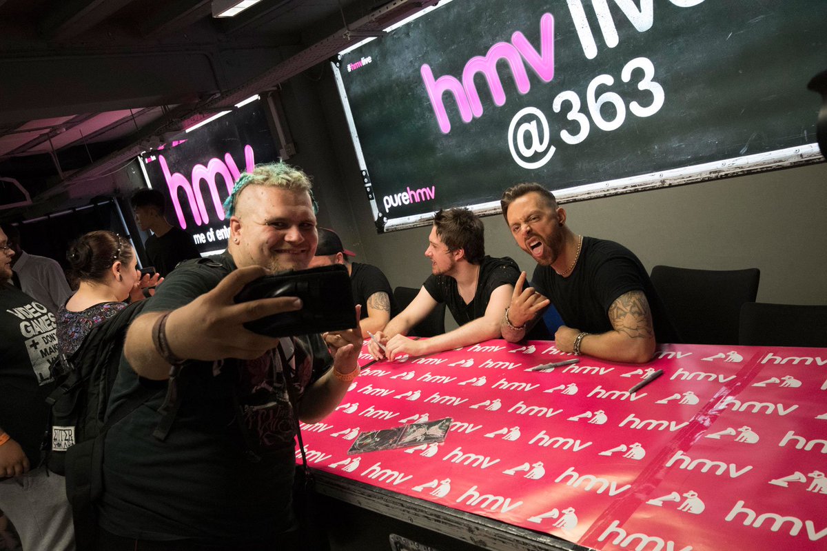 Huge thanks to you all for picking up your copy of Gravity this week. Especially loved seeing some of you at our hmv signings &amp; if you've see us live, streamed Gravity, shared it or reached out to give us your thoughts thank you so much bfmv.com/gravity
📸 Sammy Odonnell