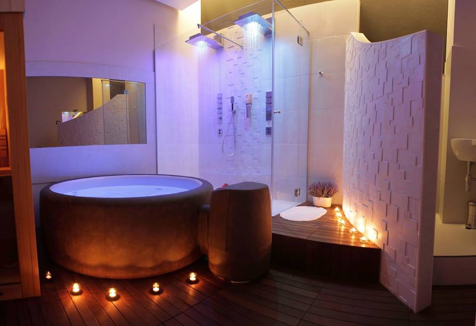 HotTubSwimSpaCo's tweet photo. Our #softubs are portable, weather resistant, energy efficient, extraordinarily comfortable & can be situated either outside or inside your home https://t.co/evyHOHe8cQ https://t.co/EkMBB8PGDz