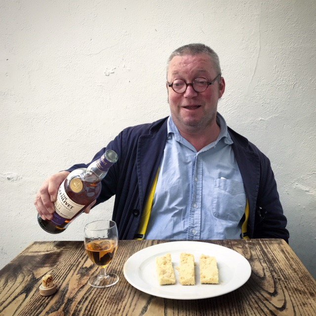 SJRestaurant's tweet photo. @Mr_St_JOHN's elevenses today: Shortbread &amp; Whisky. "It has an eternal cycle – a bite of shortbread, then a dram of whisky, a bite, a dram… and so on. It keeps the universe in balance". A change from seed cake and madeira, a happy morning, a good @TheGlenlivet #captainsreserve. https://t.co/K9vWZh6bfO