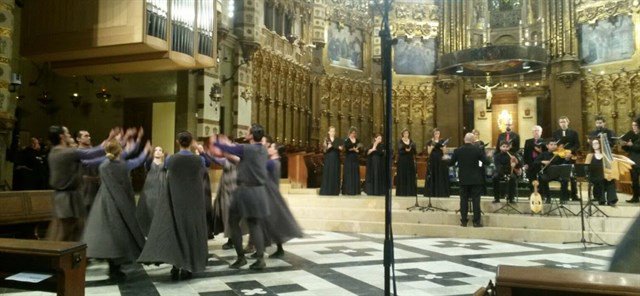 OnaCatRadio's tweet image. L’Esbart Dansaire de Rubí @esbartderubi , el Cor de Cambra Francesc Valls @CorCatedralBcn i l’ensemble Magister Petrus interpretaran aquest cap de setmana els Cants i danses del Llibre Vermell de Montserrat al Festival de Rudolstadt d’Alemanya.