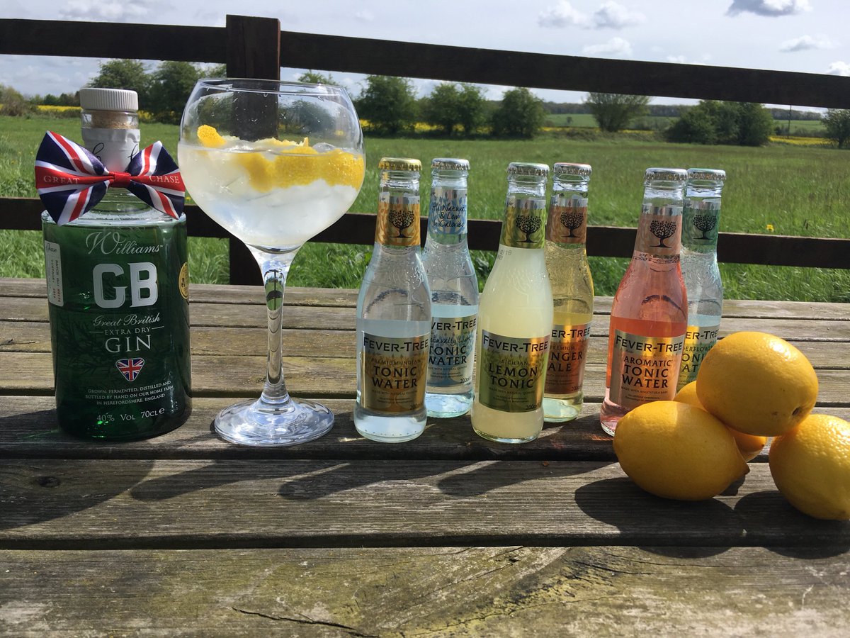 chequers_hc's tweet image. Cheers to the #sunshine an exciting week in English #worldcup history &amp;amp; #Fevertreefriday @chequers_hc Buy a double of your fave gin &amp;amp; your bottle of @FeverTreeMixers  is on us #gintastic