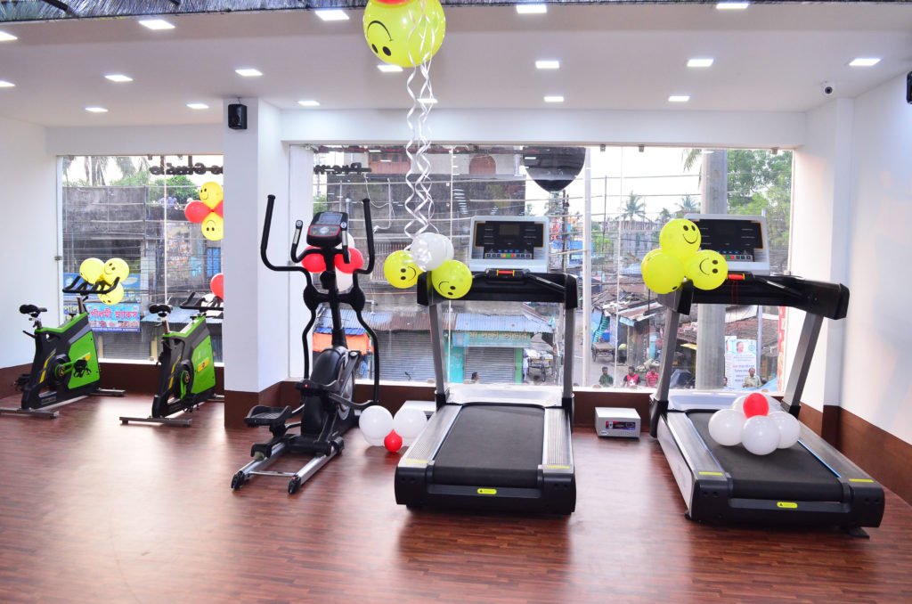 FireFitness1's tweet photo. #FireFitness have modern equipment and expert persons to guide you. Our Weight Loss Training is designed by experts. And this training is a successful one. #Gym #Fitness https://t.co/BvJ8ZtBQcF https://t.co/7Hwi7BV5Jm
