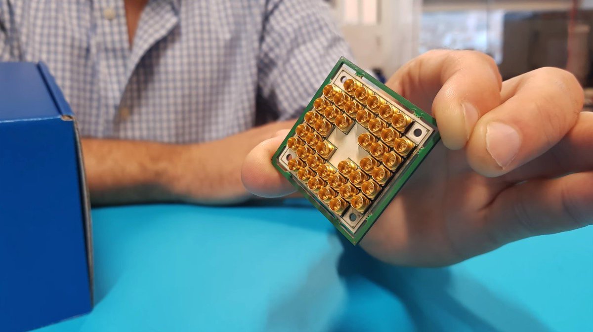 TechTudo's tweet photo. O que é processador quântico? Entenda como funciona a tecnologia https://t.co/NIKyphR8WG https://t.co/E0Y8mvLwJE