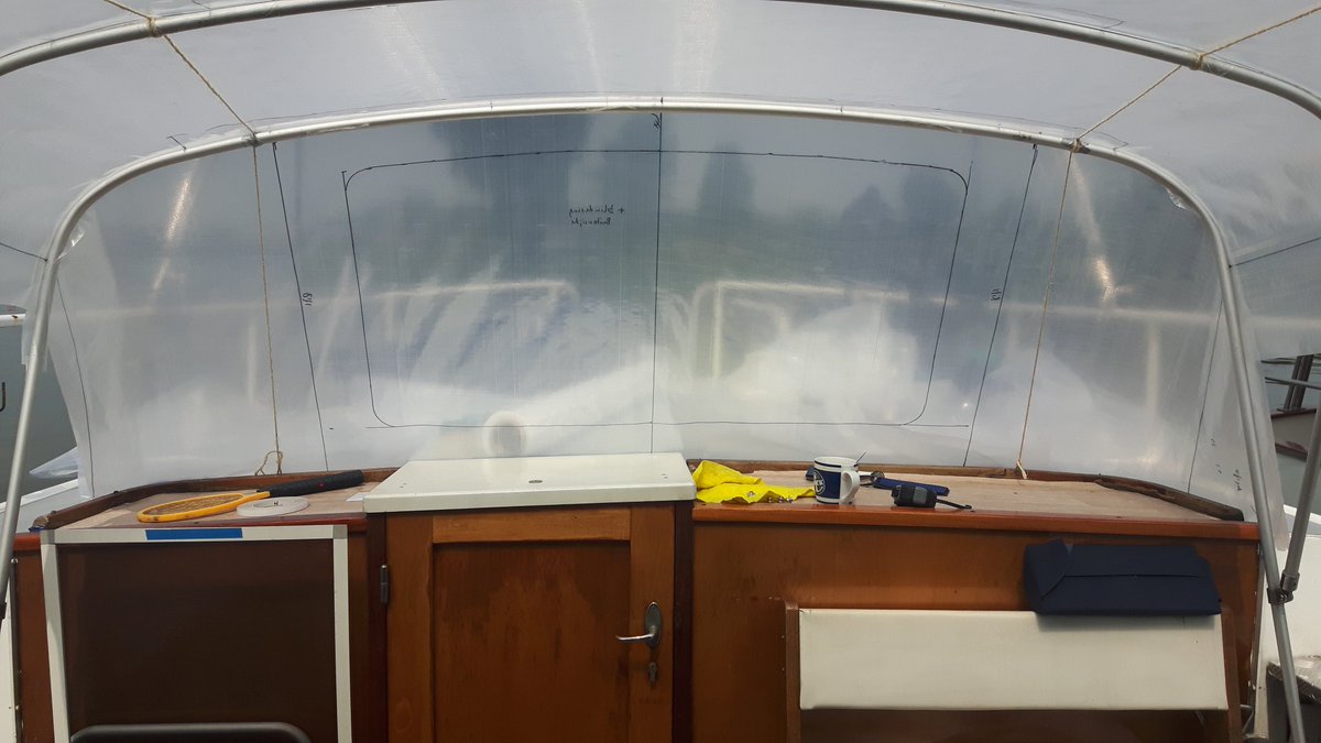 Vanochtend een mal gemaakt van een stalen Polaris boot van 12 mtr. Weersomstandigheden waren subliem.