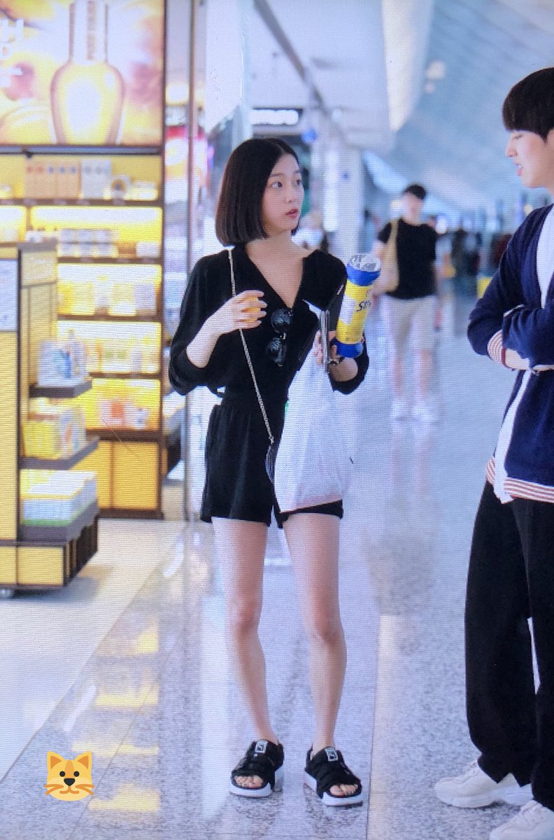 black_kitty98's tweet photo. 180706 예은 프리뷰
#CLC #씨엘씨 #예은 #장예은 #YEEUN https://t.co/JPwlnHYrug