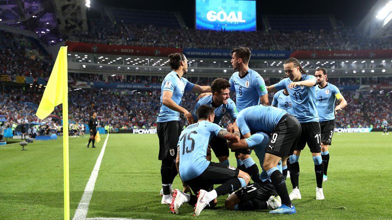 DiegoForlan7's tweet photo. Vamos Uruguay!!!! Orgullosos de este grupo!!!! Felicitaciones por las alegrías que nos dieron y por lo que vendrá!!!! https://t.co/Cm9saXrlHX