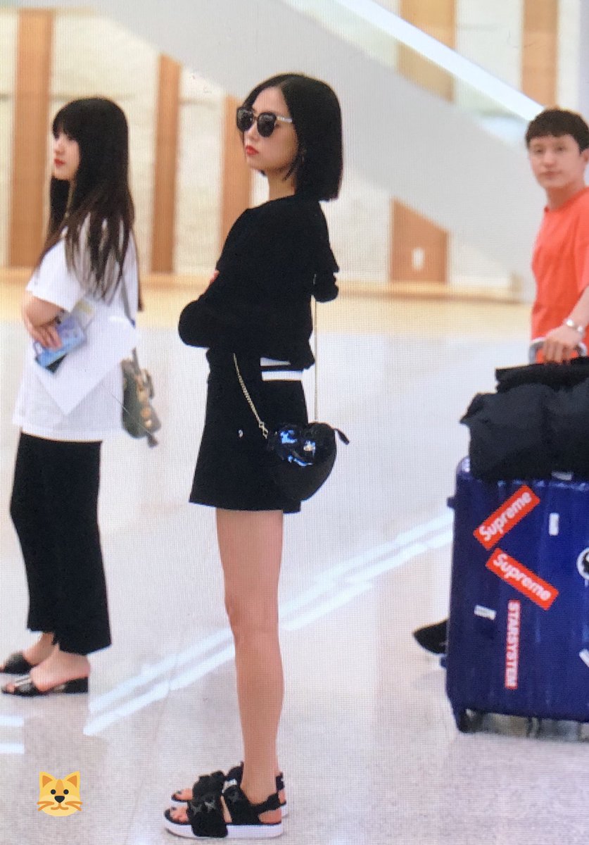 black_kitty98's tweet photo. 180706 예은 프리뷰
#CLC #씨엘씨 #예은 #장예은 #YEEUN https://t.co/lCi1yMt0KR