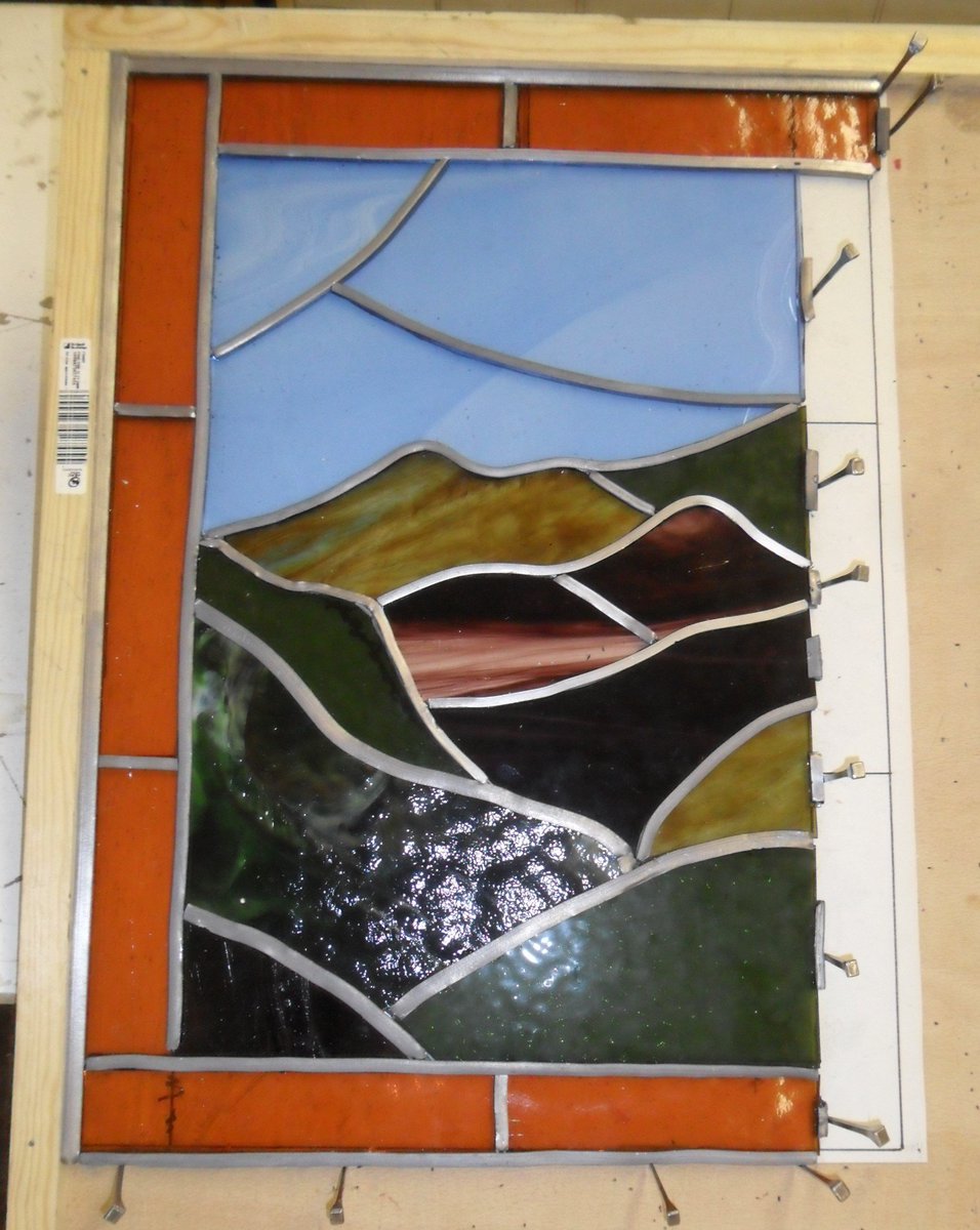 illuminartejar's tweet photo. Some great #staineglass #windows being #madebyhand at the #illuminarte  #studio. https://t.co/hdGEynUE44