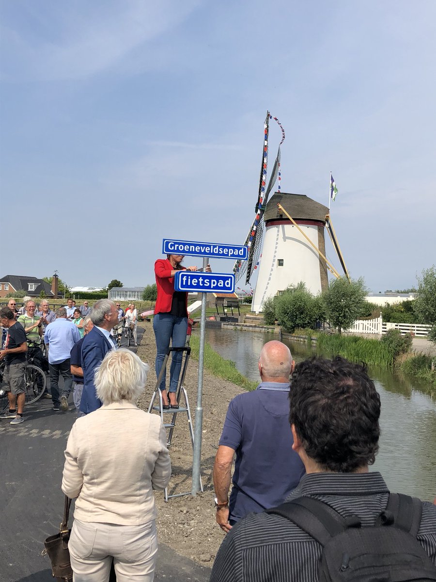 Kroesbv's tweet photo. #fietspad Groeneveldsepolder in gebruik genomen @middendelfland mooi werk! https://t.co/zNS1vfZcPk