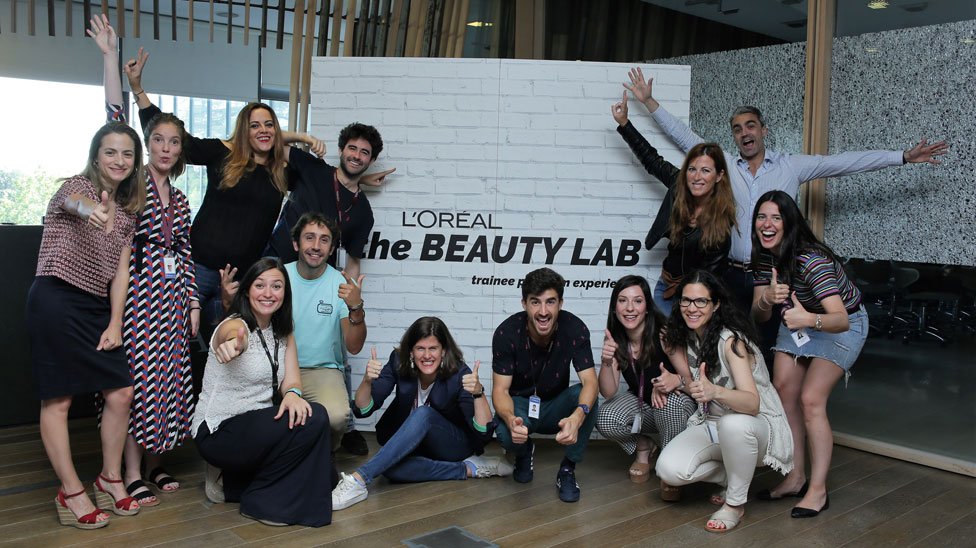 lorealspain's tweet photo. #InteligenciaArtificial para reclutar a los mejores candidatos de L'Oréal España en #TheBeautyLab https://t.co/hVIo18CQhB #RRHH #empleo #AI https://t.co/yL4luQLJ3V