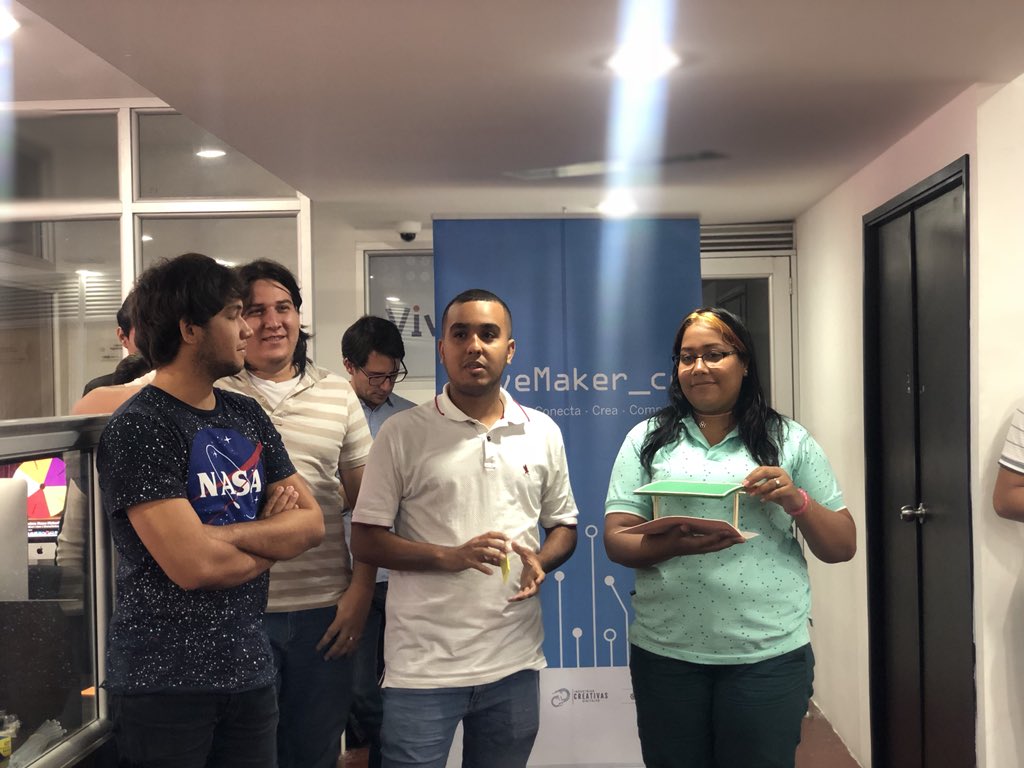 ViveLabAtco's tweet photo. Bootcamp_2108 taller de programación aplicada al contexto #vivelabatalntico #viveMaker_co @Ministerio_TIC @AppsCo @ViveLabs @JoleRestrepo @jrodriguezk @JSebastianRozo @linamariatabord https://t.co/K4yorcO4lz