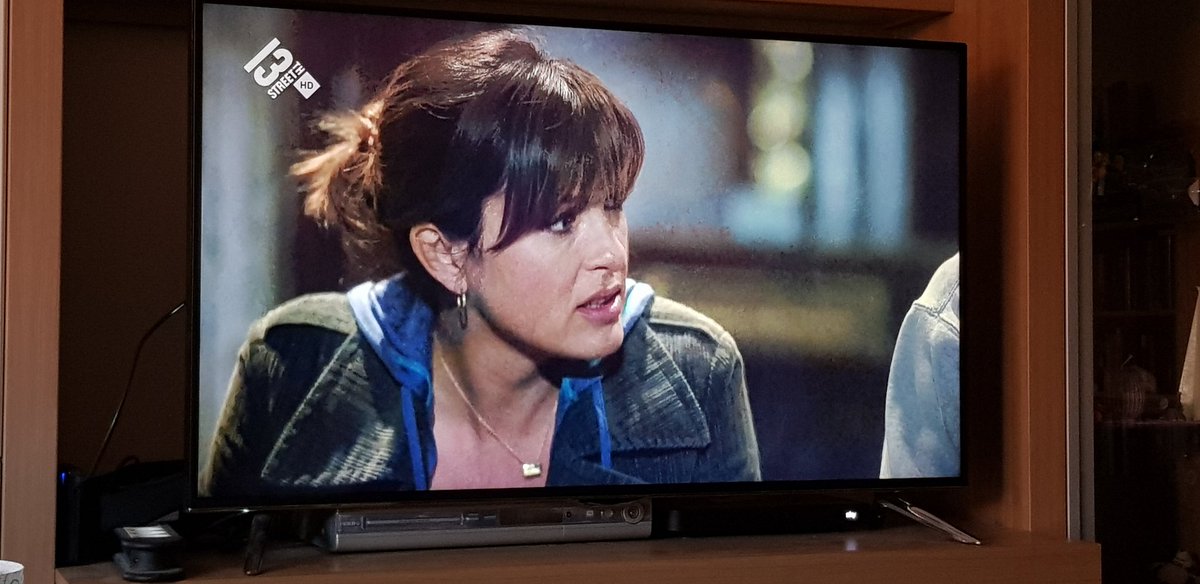 MelG1977's tweet photo. I mean.. how perfect are they together?? One of my favorite #Bensler scenes..ever.. So much perfection..so much chemistry.... #soulmates #Chriska #SVU #ThereIsStillHope @nbcsvu @SVUWritersRoom #SVU20 #BringBackElliot https://t.co/g0hzZnwMCI