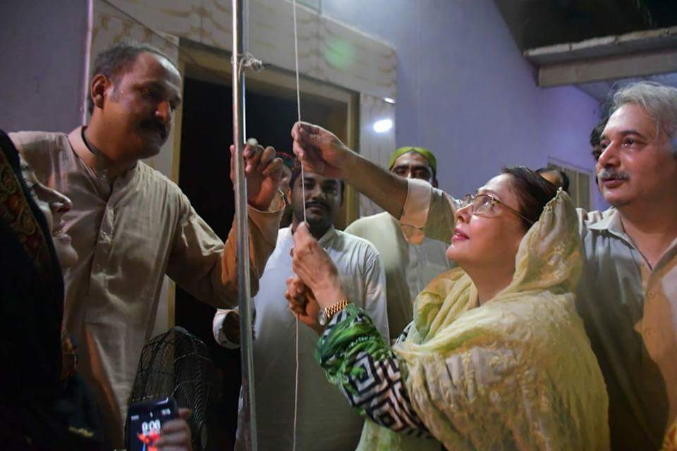 SuhbatMari's tweet image. Adi @FaryalTalpurPk President ladies wing Pakistan PPP campaigning in larkana, Nadero &amp;amp; Rathdaro with party leaders #NA200 #PS10 
#BBTeraaKaaflaThamaNahin