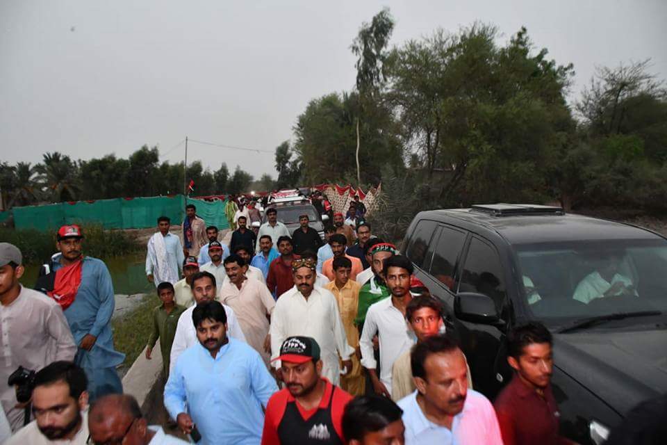 SuhbatMari's tweet image. Adi @FaryalTalpurPk President ladies wing Pakistan PPP campaigning in larkana, Nadero &amp;amp; Rathdaro with party leaders #NA200 #PS10 
#BBTeraaKaaflaThamaNahin