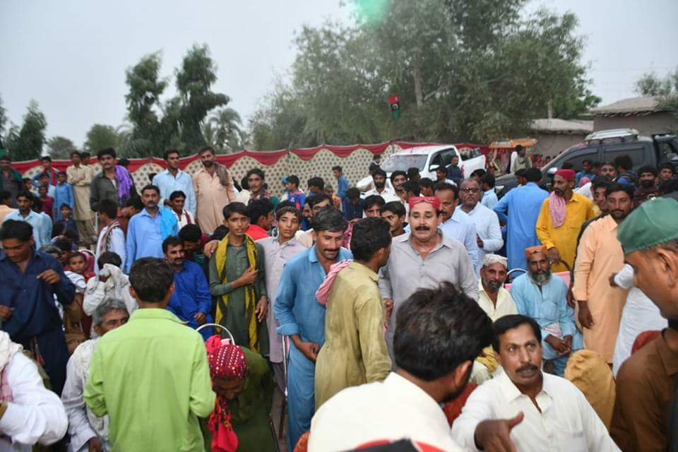 SuhbatMari's tweet image. Adi @FaryalTalpurPk President ladies wing Pakistan PPP campaigning in larkana, Nadero &amp;amp; Rathdaro with party leaders #NA200 #PS10 
#BBTeraaKaaflaThamaNahin