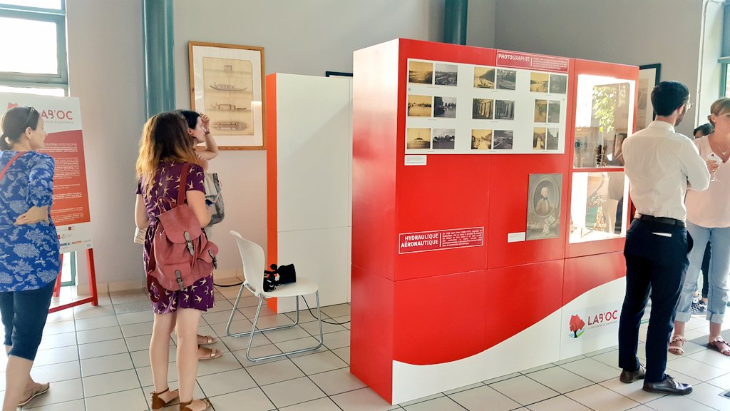 instantscience's tweet photo. Un petit voyage à travers l'histoire du Canal du midi, ça vous dit ? L'installation #LabOc de @Univ_Toulouse à la Capitainerie  rassemble objets de collection, documents anciens et visites sur masques de réalité virtuelle. #ESOF2018 #ScienceInTheCity https://t.co/xEminH7ENW