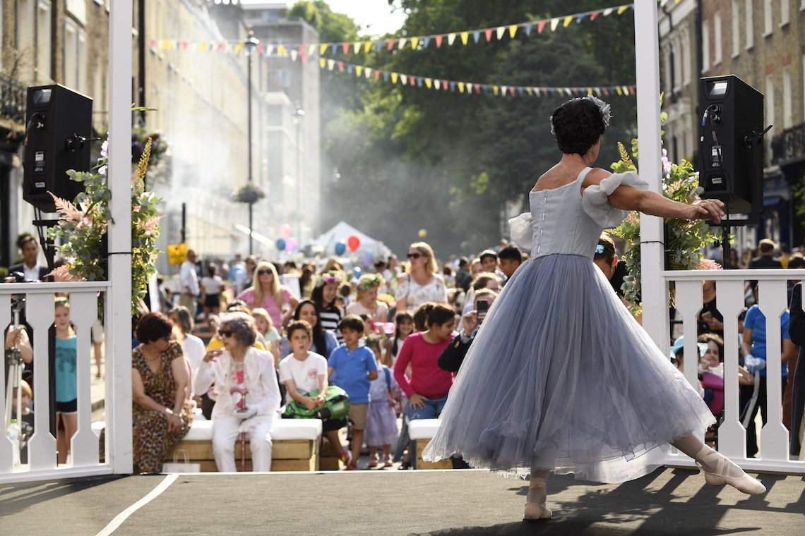 CentralLondonKF's tweet image. Just a few of the many happy moments spent at the #walkthroughtime festival on Connaught Street yesterday @ConnaughtVil #Victorian #PastPleasures