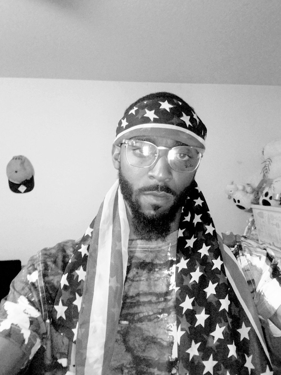 2live4u56's tweet image. I was out there gettin ready for my 1st Purge, young nigga 28 now. #CrownApple to the head .. ik im late tho #FirstPurge #4thJuly2018 #BirthdayShit