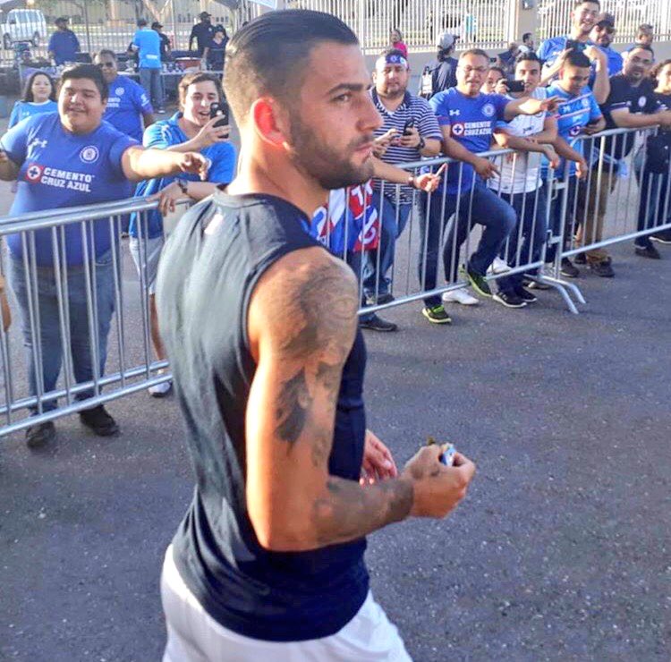 edgarmendez9's tweet photo. 😃👍🏻 #Fans #Preseason https://t.co/GQQtNkmmhU