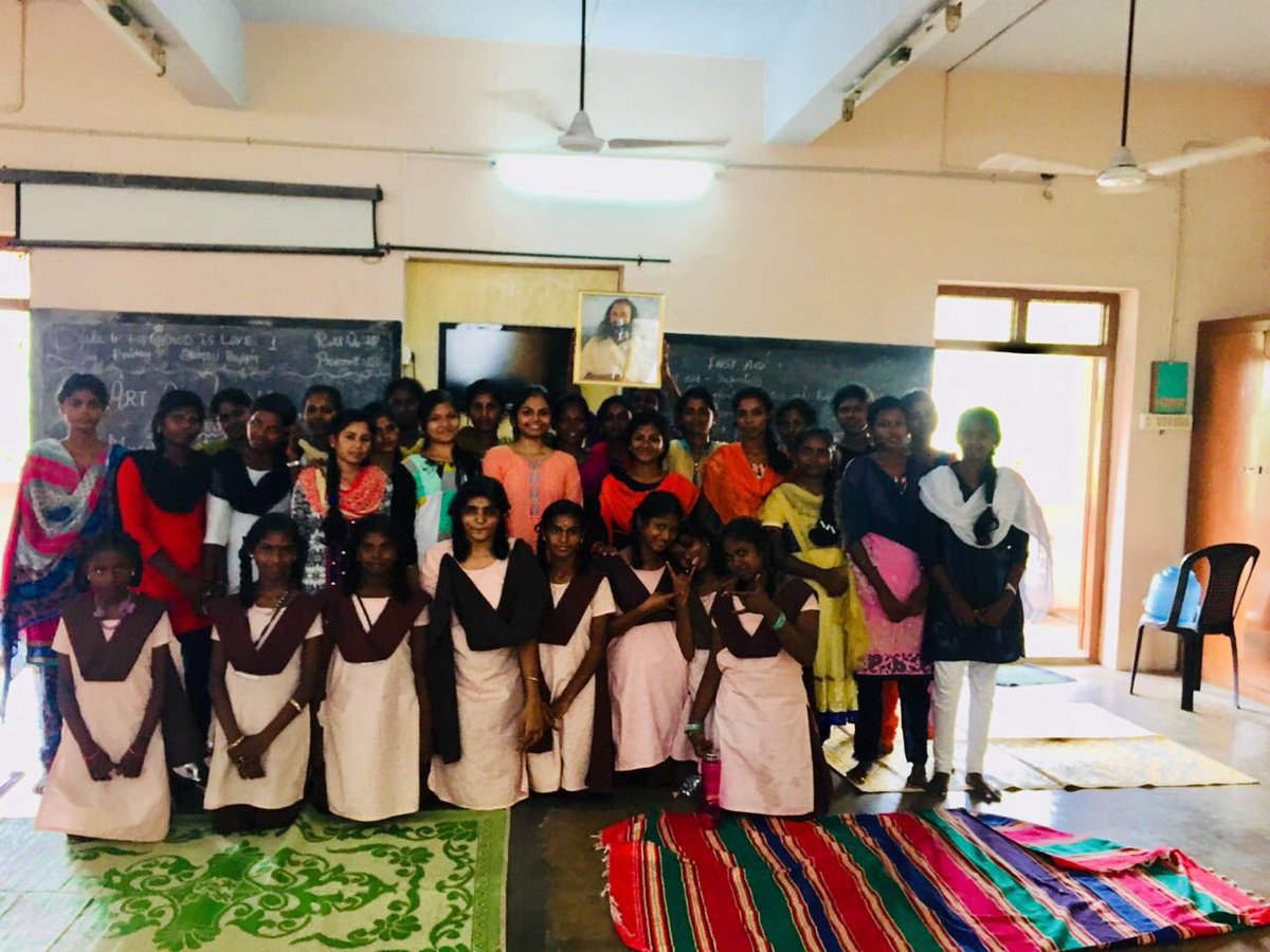 AmritaIyen's tweet photo. Another @PavitraProject concluded in #Chennai at Sarada Vidyalaya (govt aided) branch in T nagar ! Smiles speak more than words ! Thank u @SriSri ❤️ @shobhaiyengar https://t.co/mK0aOVPxcd
