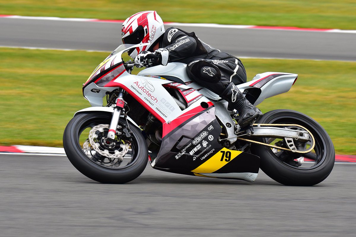autotechrecruit's tweet photo. Keep your fingers crossed for @autotechgavin, who will be competing in BMCRC Thunderbike Sport and BMCRC Rookie race at Brand Hatch Grand Prix circuit this weekend! https://t.co/C7WNPdHLiC
#BMCRC #Bemsee #BrandsHatch #Championships #AutotechRecruit #motorcycle #motorbike #racing https://t.co/U9om5IK358