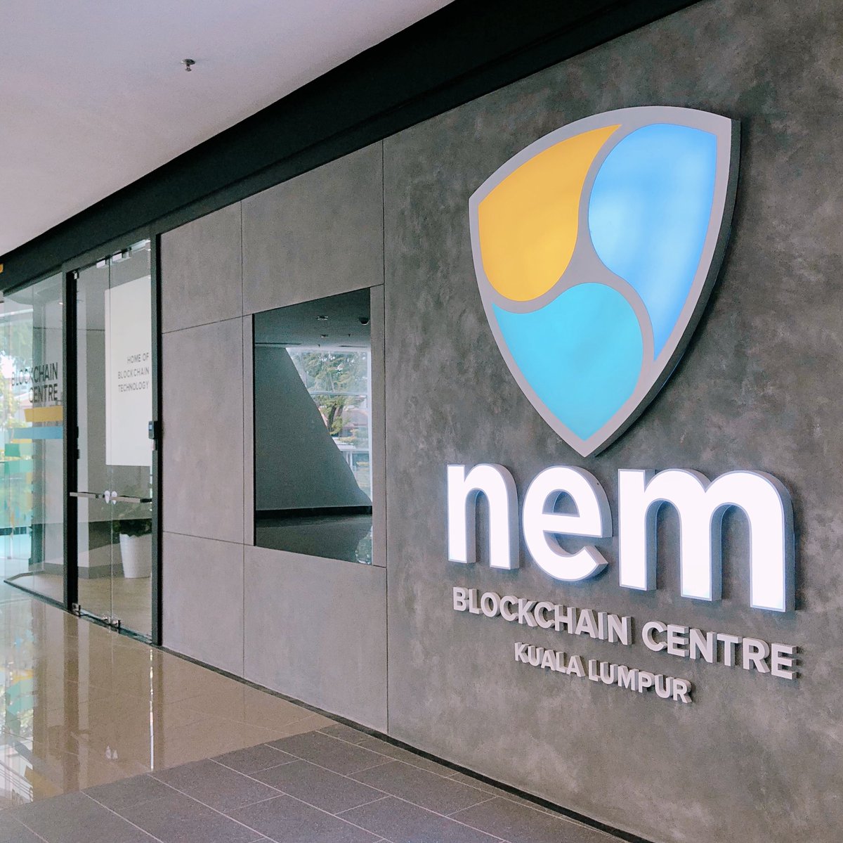 NemMeetupJapan's tweet photo. #NemMeetup in 仙台

いよいよ明日に迫った仙台ミートアップ、直前に嬉しいニュースが！😳

先日オープンしたマレーシアのNEMブロックチェーンセンターからライブ中継が決定しました🎉

現地の様子を知ることができる貴重な機会です。
明日がますます楽しみですね✨
会場でお待ちしています！ https://t.co/HLLKzqCF71
