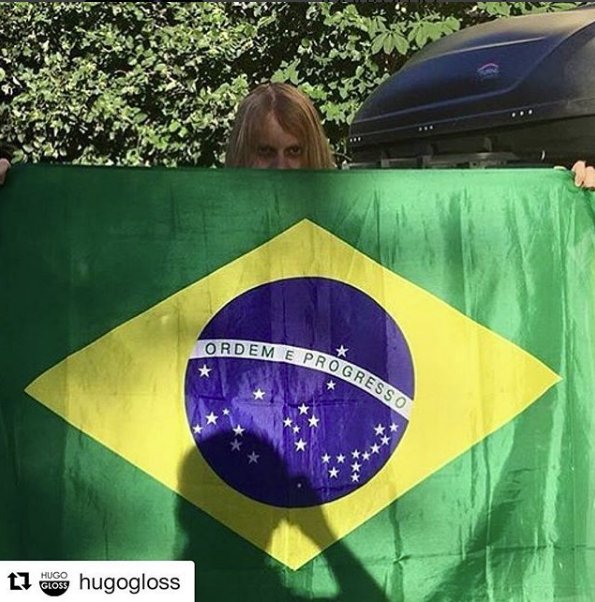 fastframe_br's tweet photo. Prepara o coração porque o Russo feat. Brasileiro mais famoso do Brasil já está no estádio Kazan torcendo por nós! Mostra tua força Brasil 💛💚
.
.
.
#copa #copa2018 #copadomundo #copadomundo2018 #vaibrasil #brasil #br #futebol #kazan #russia2018 #russia #molduras https://t.co/PaqUtlvFfF