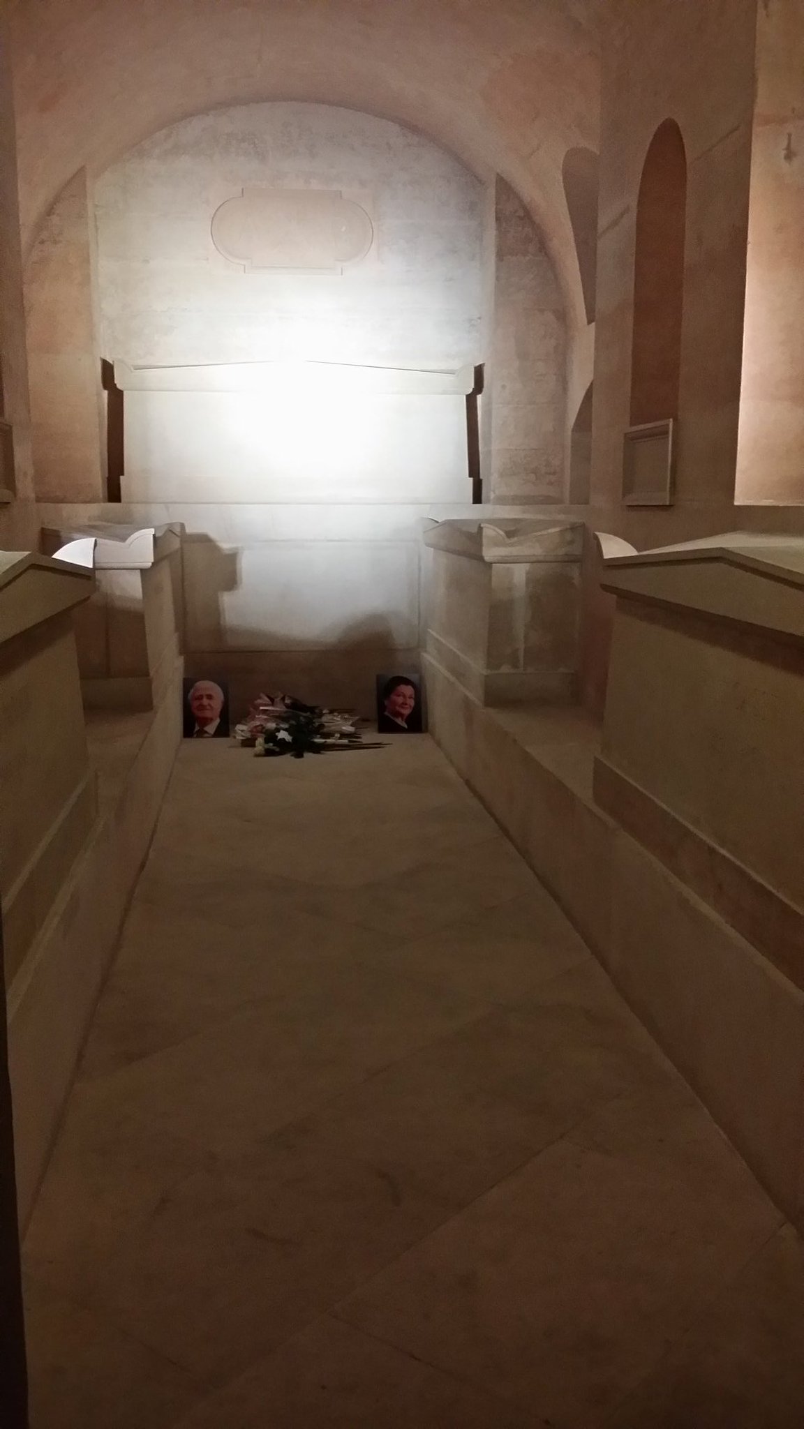 Thierry Noisette on Twitter: "Au Panthéon, le caveau où reposent