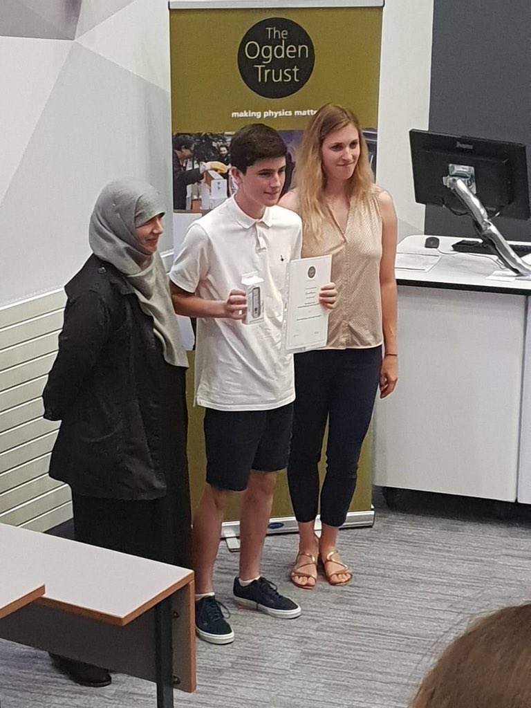 OaksParkHigh's tweet photo. Congratulations to our School Physicists of the year 2018!! Callum and James!! Building aspirations for the future! @RoyalHolloway @RHULScience #physics2018 https://t.co/BBsRRtPr60
