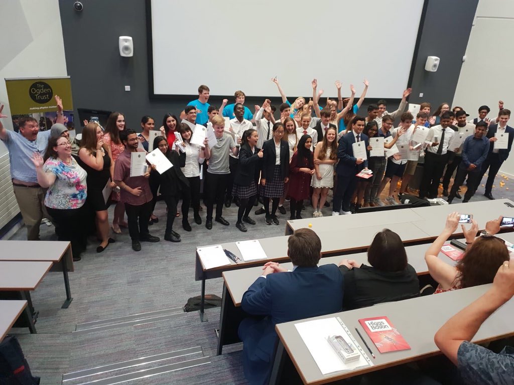 OaksParkHigh's tweet photo. Congratulations to our School Physicists of the year 2018!! Callum and James!! Building aspirations for the future! @RoyalHolloway @RHULScience #physics2018 https://t.co/BBsRRtPr60