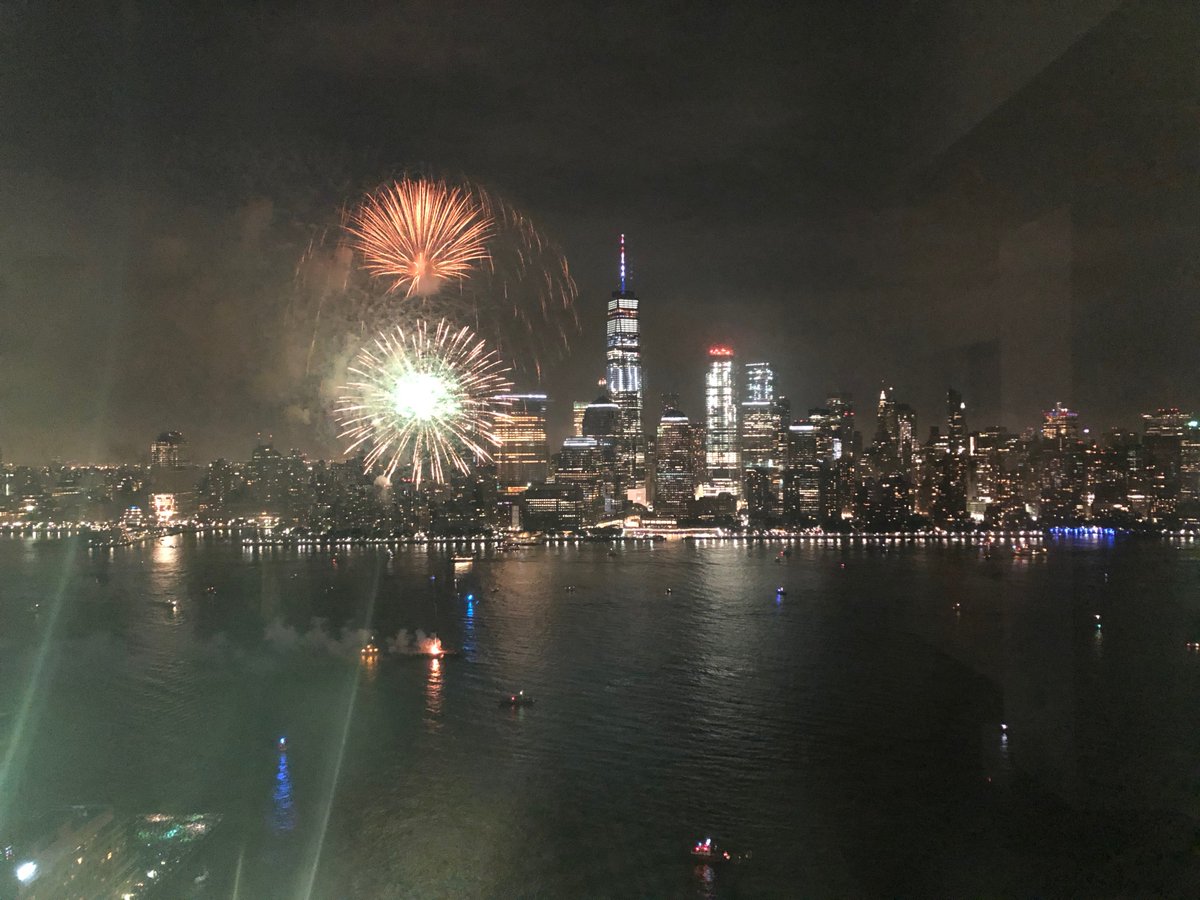 99HudsonLiving's tweet photo. It may be the 6th of July but we are still celebrating! Our views are unparalleled but even more spectacular during the 4th of July fireworks festival!

https://t.co/hODUJX8peQ

#JerseyCity #fireworks #99waysJC https://t.co/kFNHCOOZK8