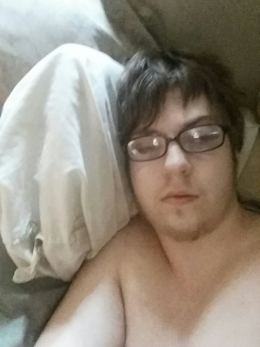 Good morning everyone :) I have bed head but I don't care. https://t.co/1uyYMfIJvq