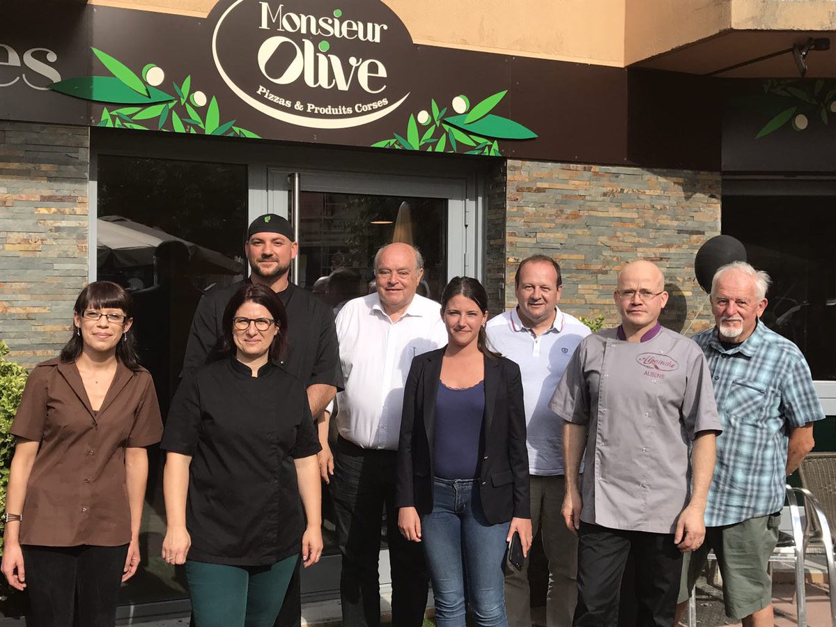 Albens connaît une revitalisation de son centre-bourg grâce à des entrepreneurs passionnés. Les commerces de proximité sont indispensables permettant aux communes de garder leur identité et leur dynamisme.